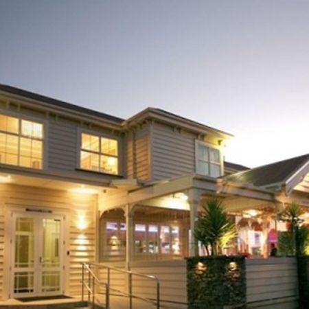 Tuakau Hotel Extérieur photo
