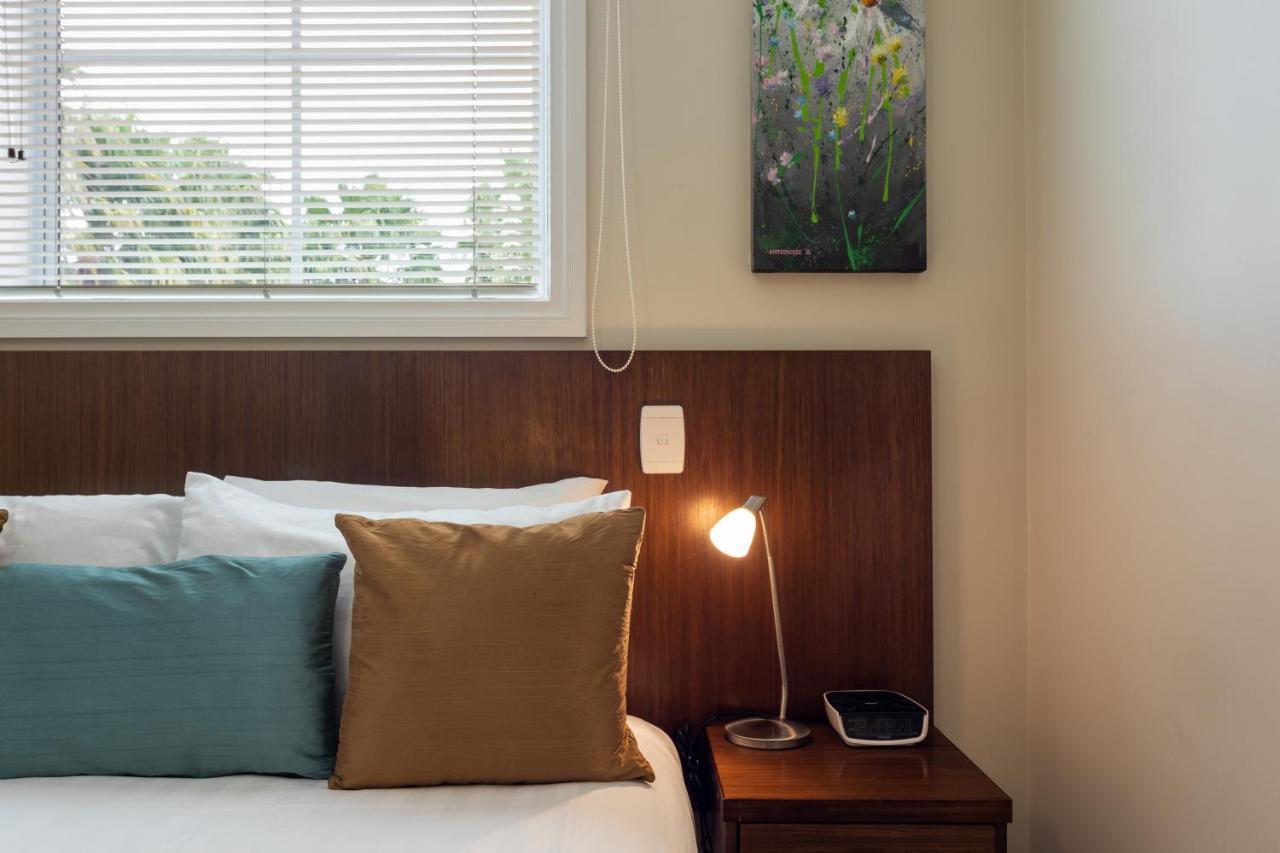 Tuakau Hotel Extérieur photo