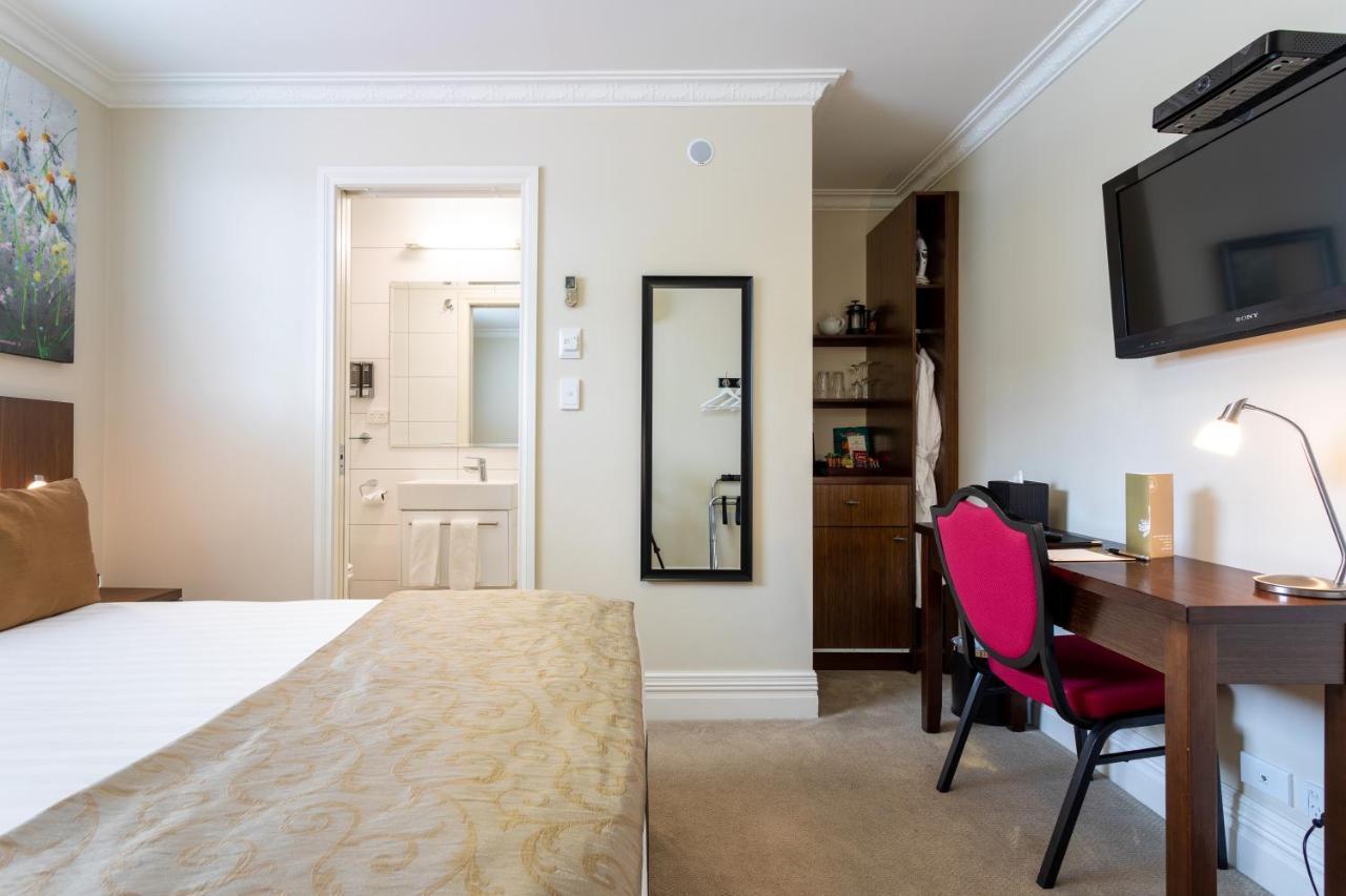 Tuakau Hotel Extérieur photo
