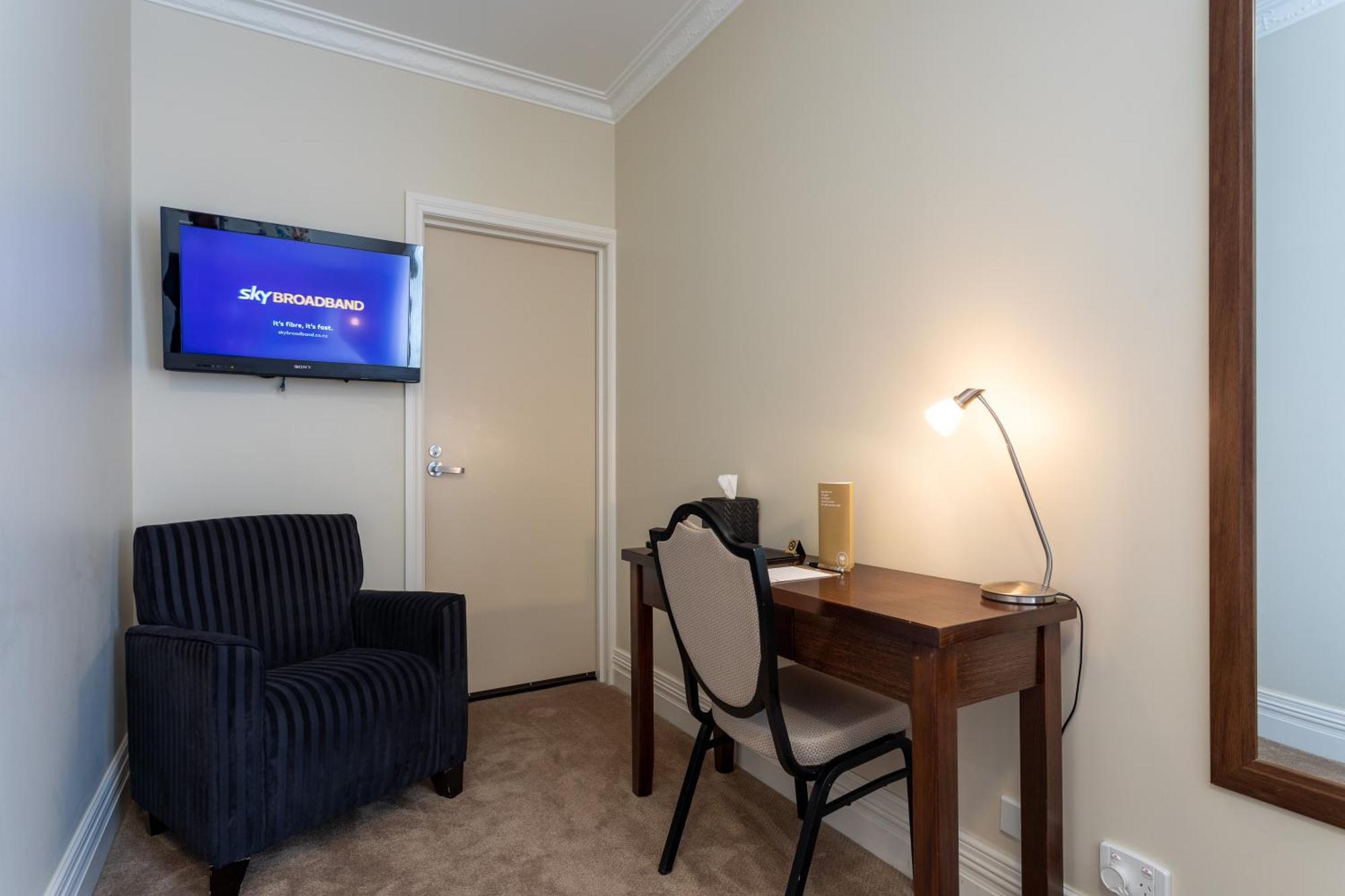 Tuakau Hotel Extérieur photo