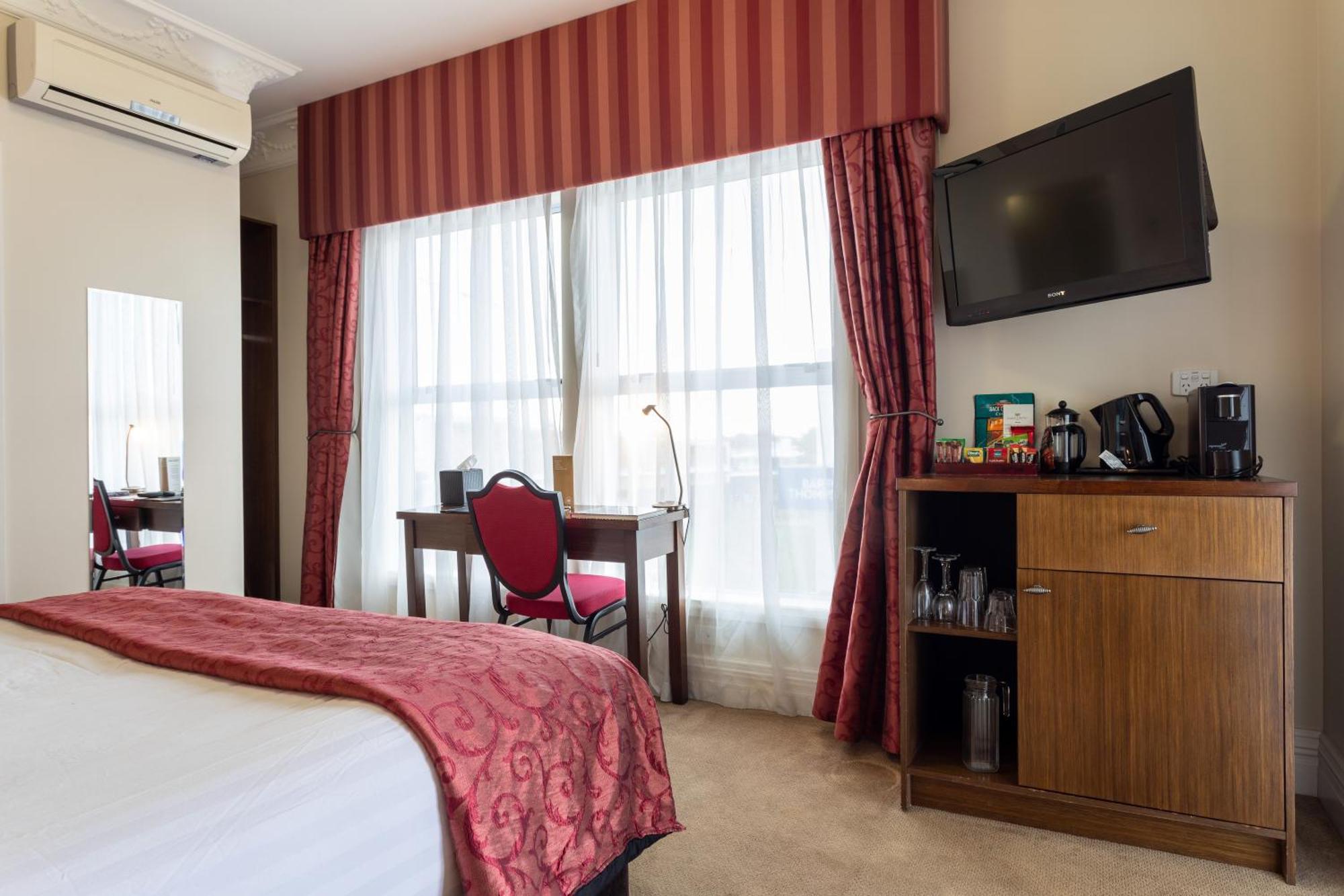 Tuakau Hotel Extérieur photo