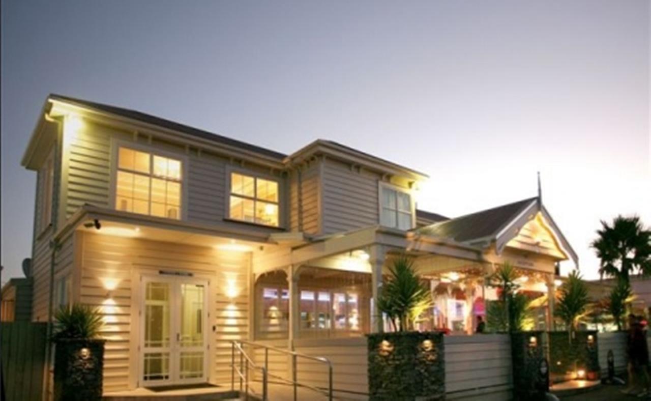 Tuakau Hotel Extérieur photo