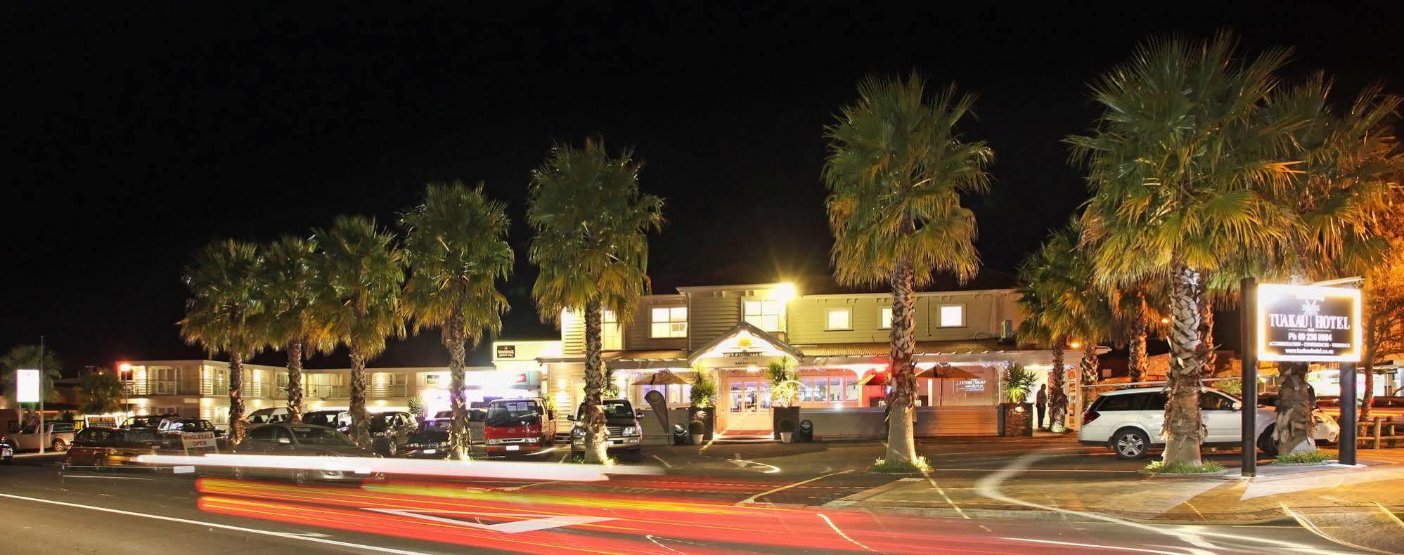 Tuakau Hotel Extérieur photo