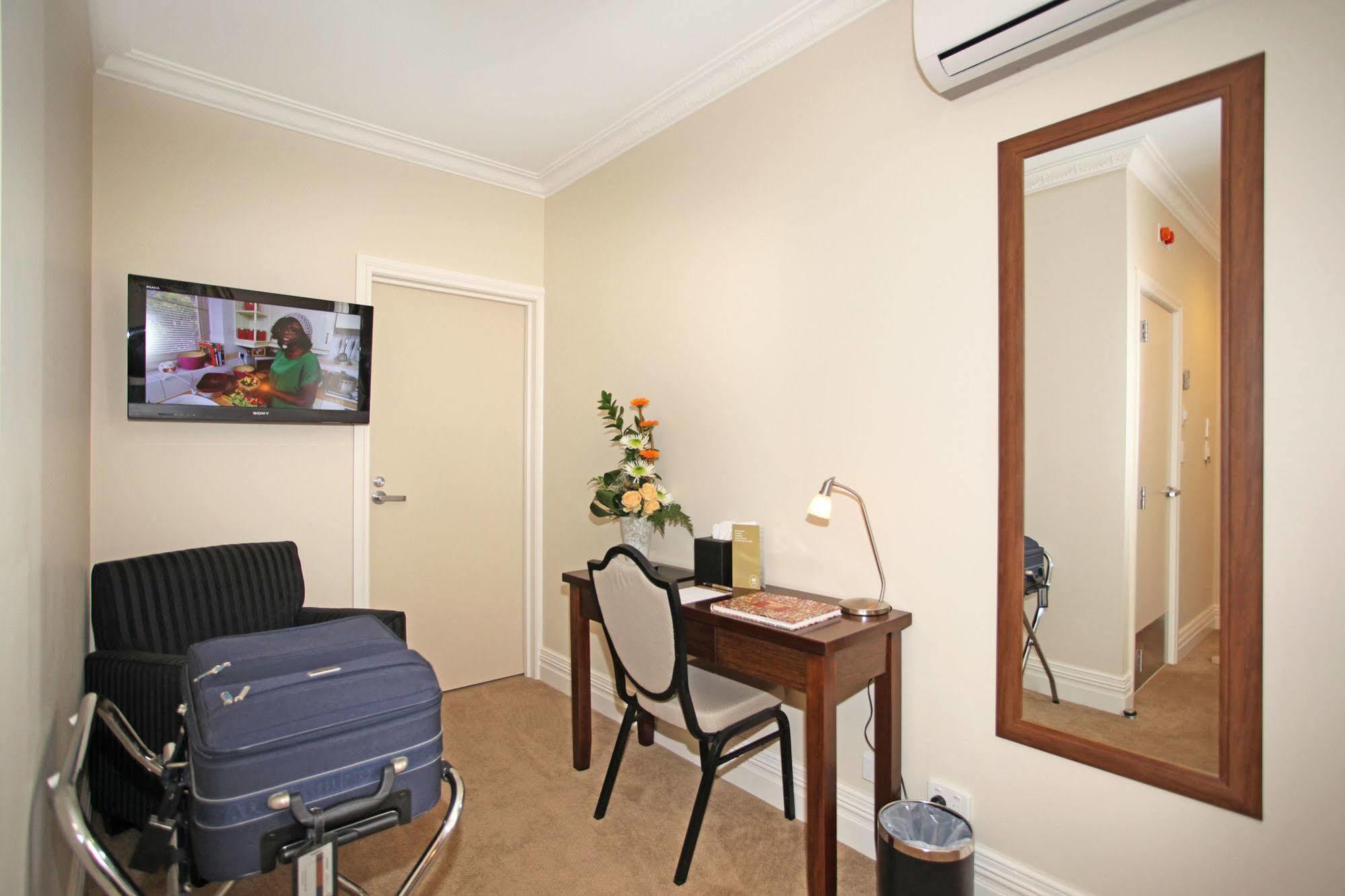 Tuakau Hotel Extérieur photo