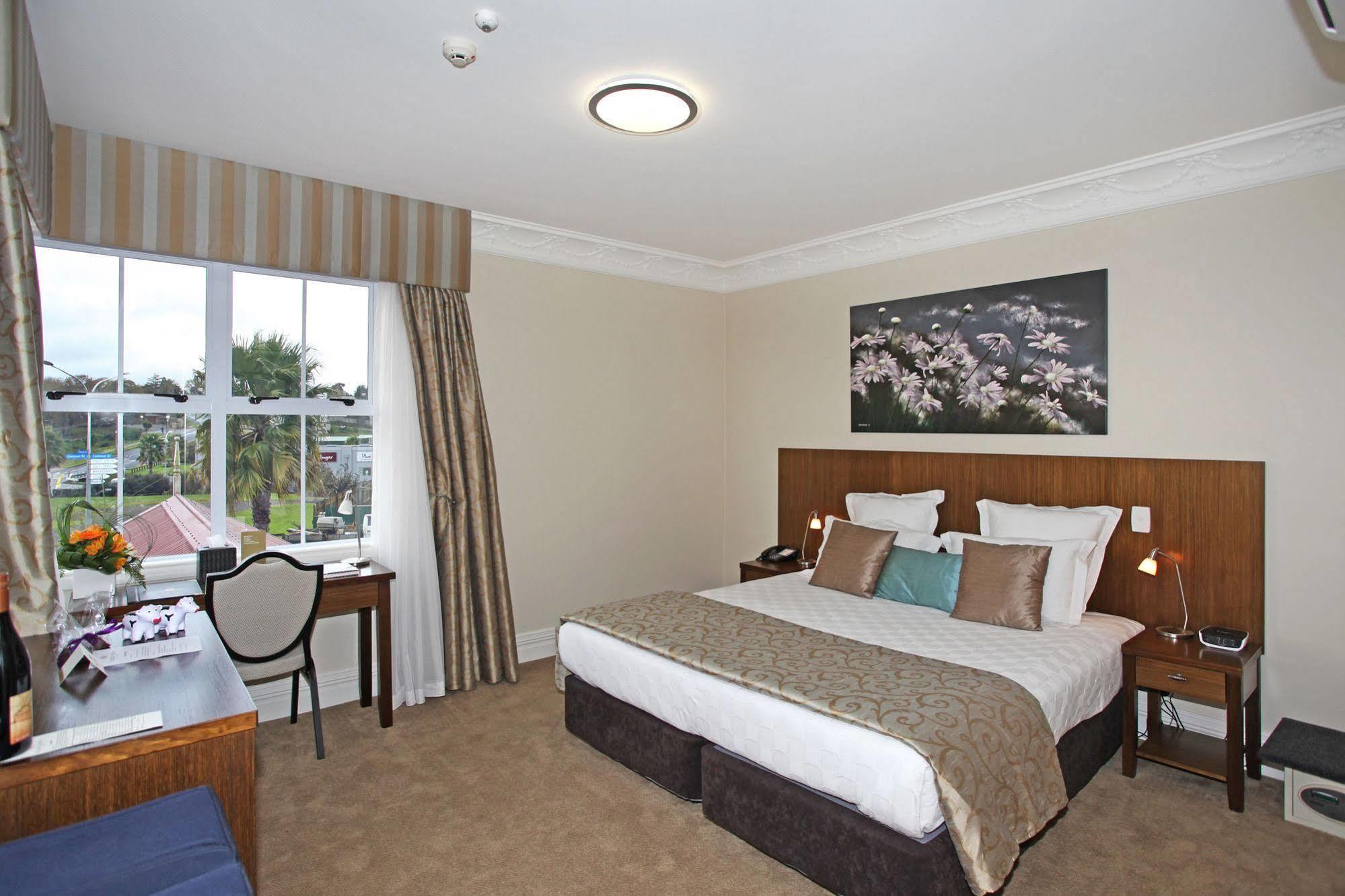 Tuakau Hotel Extérieur photo